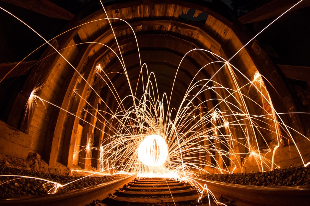 ¿Qué es y cómo hacer Light Painting en fotografía? | TRUCOS